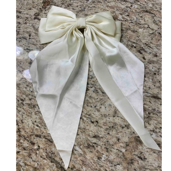 Pretty Bow - Picture 5 of 5